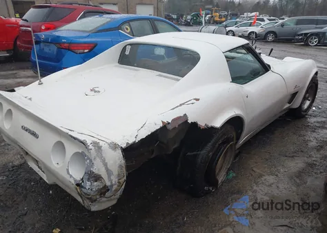 1975 Chevrolet Corvette из США, поврежденный, VIN 1Z37J4S422825